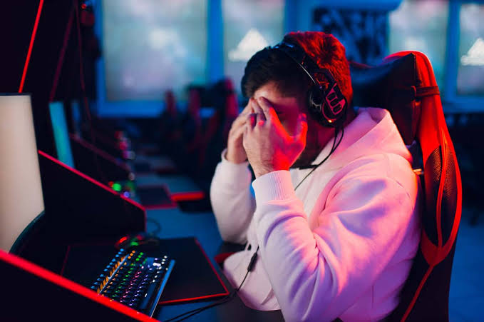 Sisi Gelap Push Rank: Menjaga Kesehatan Mental dan Mengatasi Burnout di Era Game Kompetitif