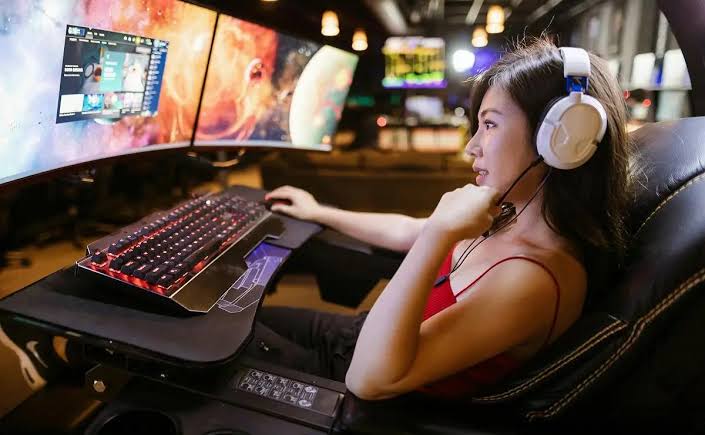 Di Balik Layar Live Streaming: Panduan Menjadi Streamer Game Profesional bagi Pemula