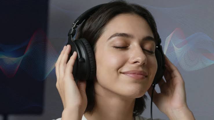 Mendengar Kemenangan: Mengapa Audio Spasial dan Headset Gaming Berkualitas Adalah Kunci Win Streak Anda