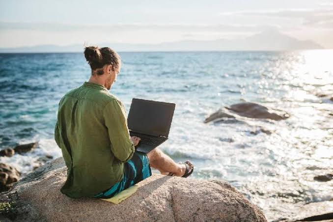 Panduan Lengkap: Membangun Karier Digital Nomad yang Sukses dan Berkelanjutan