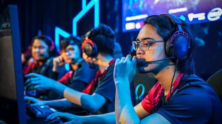 Esports sebagai Jalur Karier Profesional: Sisi Lain Latihan 14 Jam Sehari yang Menguras Mental