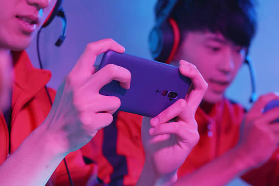 Senjata Rahasia Para Pro Player: Optimasi Ergonomi, Waktu Reaksi, dan Kesehatan Fisik Atlet Esports