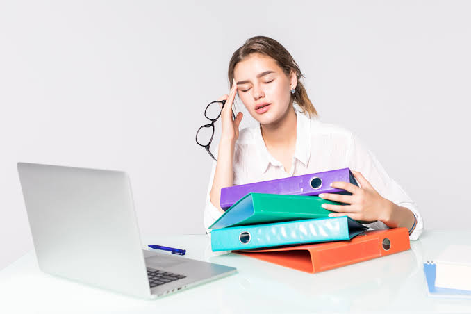 Pentingnya Literasi Kesehatan Mental di Lingkungan Kerja Modern: Mengenal Gejala Burnout Sejak Dini