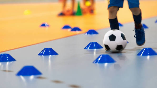 Latihan Fisik Futsal untuk Meningkatkan Stamina dan Kelincahan di Lapangan Vinyil