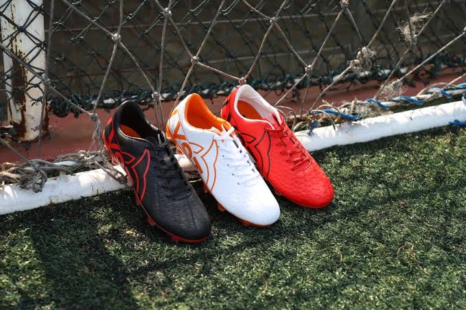 Cara Merawat Sepatu Bola Kulit dan Sintetis Agar Tidak Mudah Terkelupas
