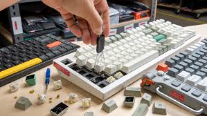 Bukan Sekadar Trendy: Mengapa Custom Mechanical Keyboard Meningkatkan Refleks Bermain Game FPS?